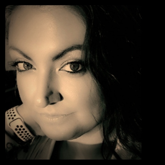 Meet your Posher, Sara - Picture 1 of 1